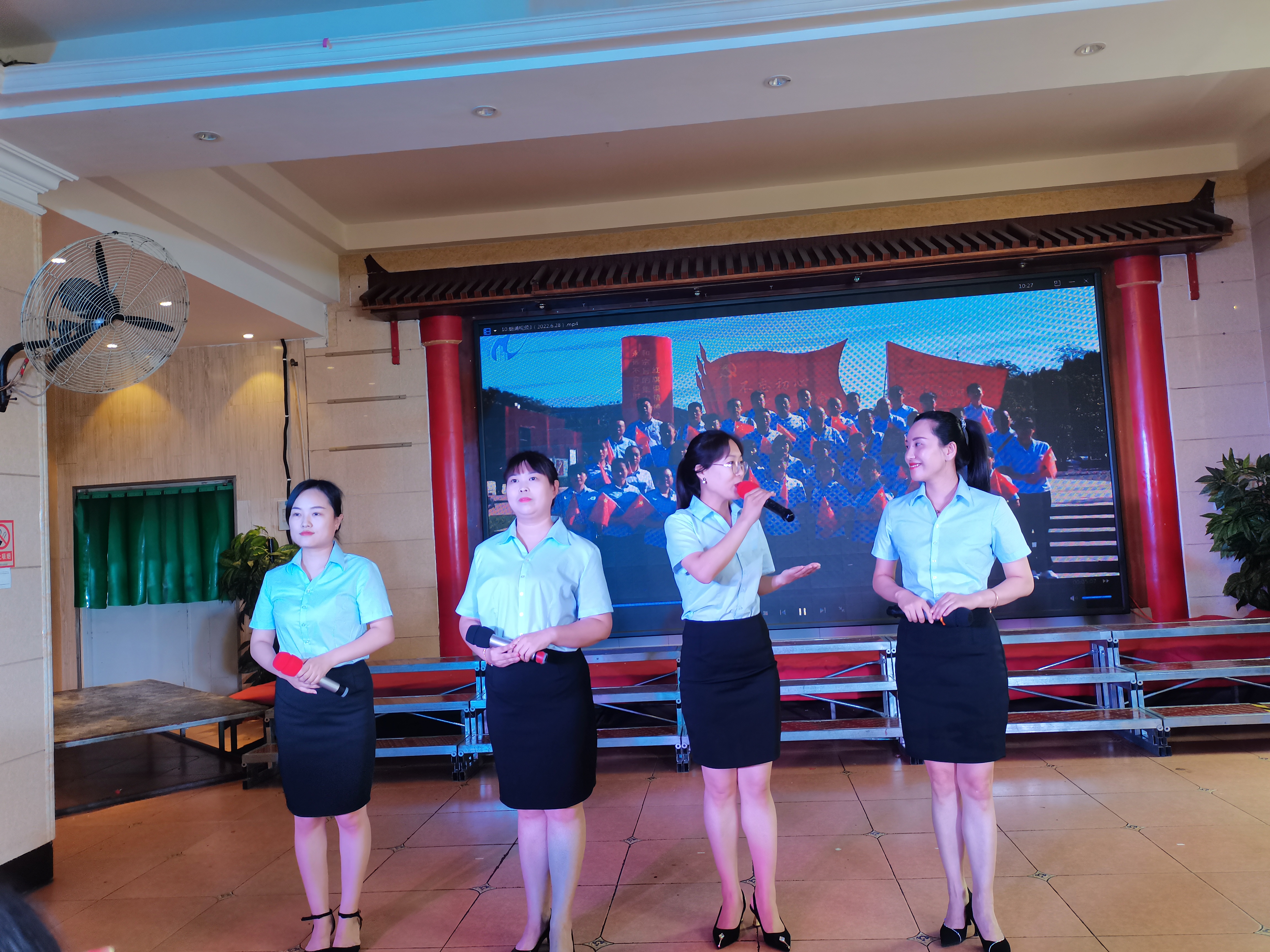 河南鴻宸參加鋼五區(qū)歡慶七一 “喜迎二十大 永遠(yuǎn)跟黨走”紅色詩(shī)歌誦讀活動(dòng)！